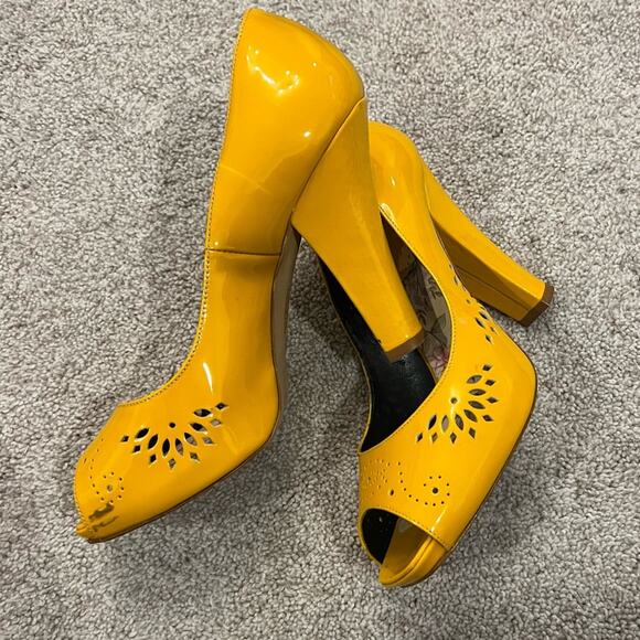 Aldo Yellow Open Toe Chunky Heels Size 39 - Picture 8 of 8